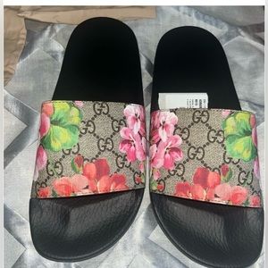 Gucci GG Bloom Slides .NEW